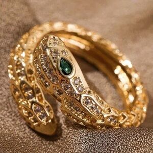 Green Eyes Serpenti Snake Ring